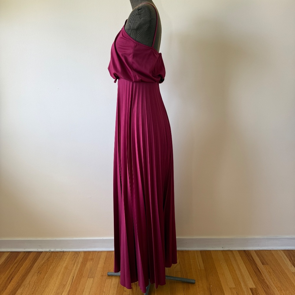 The Most Stunning Burgundy Vintage 70s Pleated Dress - Picture 12 of 13